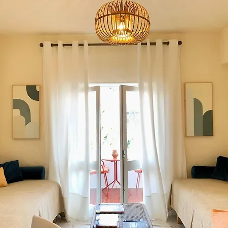 A 400 Metros Da * Santa Cruz (Oeste)